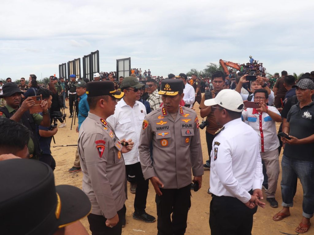 Tim PKH Kunjungan ke Taman Nasional Tesso Nilo didampingi Polda Riau, Laksanakan Dialog dan Reboisasi Tanaman yang Dirambah